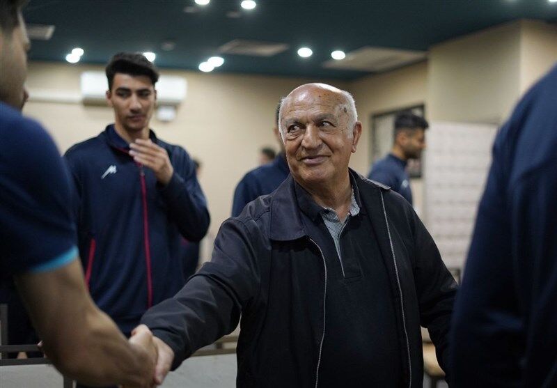 ستارگان استقلال و پرسپولیس جمعه شب کجا به میدان میروند؟/ بازگشت مربی سرشناس به نیمکت +عکس ستارگان استقلال و پرسپولیس جمعه شب کجا به میدان میروند؟/ بازگشت مربی سرشناس به نیمکت +عکس