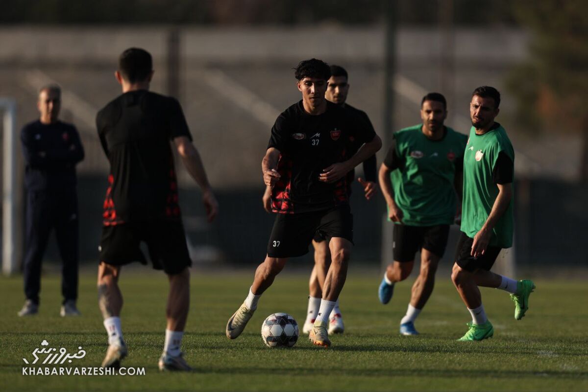 حضور یک بازیکن جدید در تمرینات پرسپولیس حضور یک بازیکن جدید در تمرینات پرسپولیس