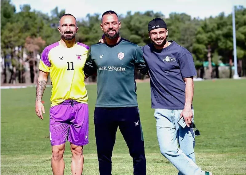 ستاره پرسپولیس به عید دیدنی کاپیتان استقلالی رفت! ستاره پرسپولیس به عید دیدنی کاپیتان استقلالی رفت!