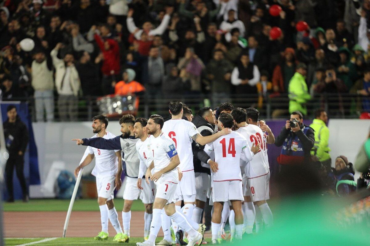 صعود به جام جهانی را بیاعتبار نکنید/ بازیکنان تیم ملی مقصرند که گروه آسان بود؟/ در ۵ پست دفاعی تیم ملی بازیکن استاندارد نداریم/ باید مقصر قطعی برق معرفی شود!