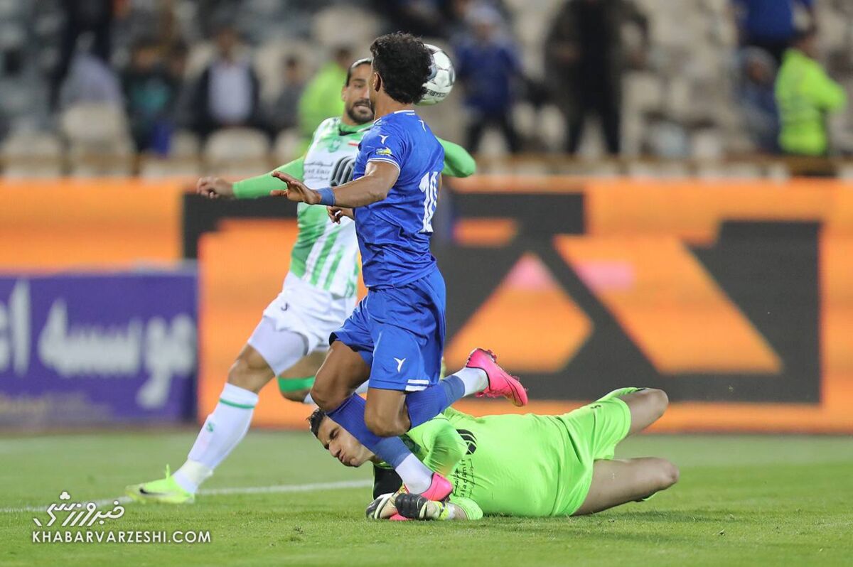 صحنه مشکوک به پنالتی استقلال/ فریم به فریم لحظه برخورد رامین رضاییان و دروازهبان خیبر +تصاویر صحنه مشکوک به پنالتی استقلال/ فریم به فریم لحظه برخورد رامین رضاییان و دروازهبان خیبر +تصاویر