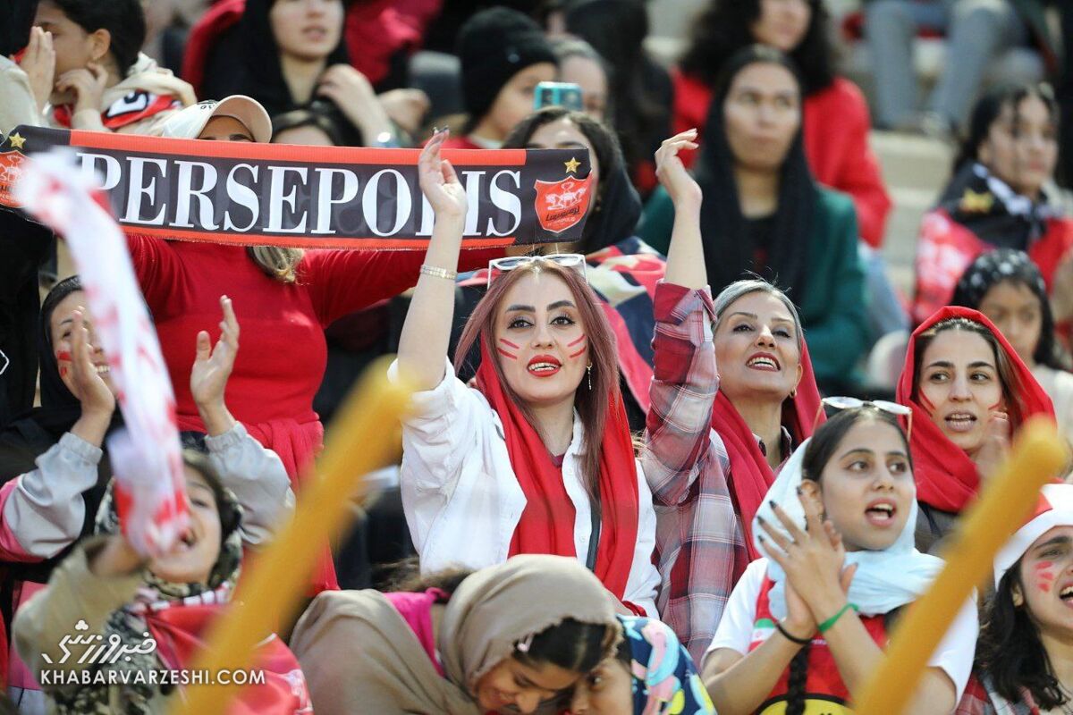 تصاویر بانوان هوادار پرسپولیس و شمس آذر از لنز دوربین خبرورزشی