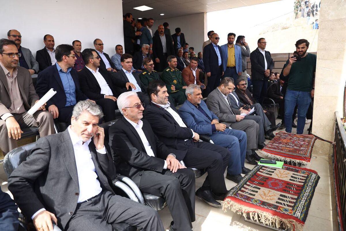 حضور وزیر ورزش در مسابقات کشتی با چوخه