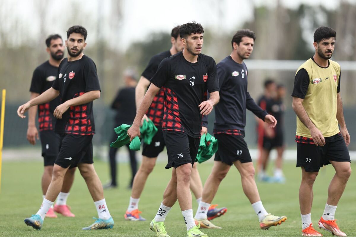 سرماخورده های پرسپولیس رسیدند سرماخورده های پرسپولیس رسیدند