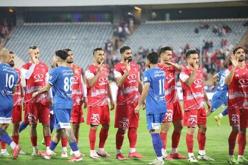 پرسپولیس با ۷ تغییر مقابل استقلال قرار می‌گیرد