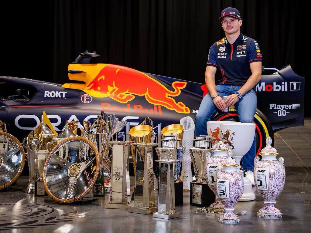 ردبول، تیم یک نفره؛ مکس فرشتاپن به شما بال می دهد! ردبول، تیم یک نفره؛ مکس فرشتاپن به شما بال می دهد!