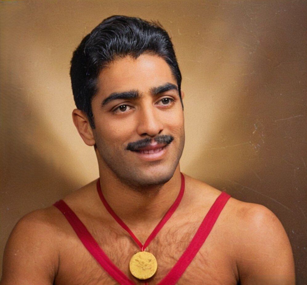 اشکهای ستارگان ورزش و هنر در بدرقه بازیگر فراموش نشدنی/ هم تیمی جهان پهلوان تختی به ورزشگاه بازگشت!+عکس