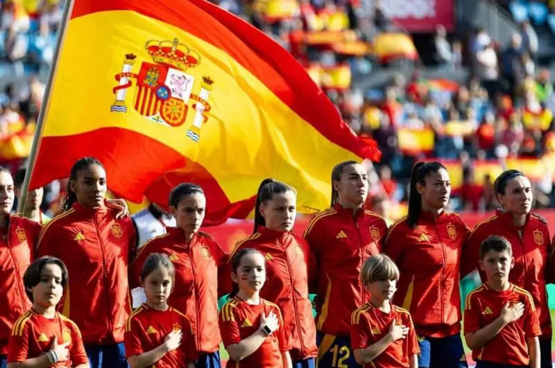 وقتی بلوگرانا بجای لاروخا وارد زمین می شود! وقتی بلوگرانا بجای لاروخا وارد زمین می شود!