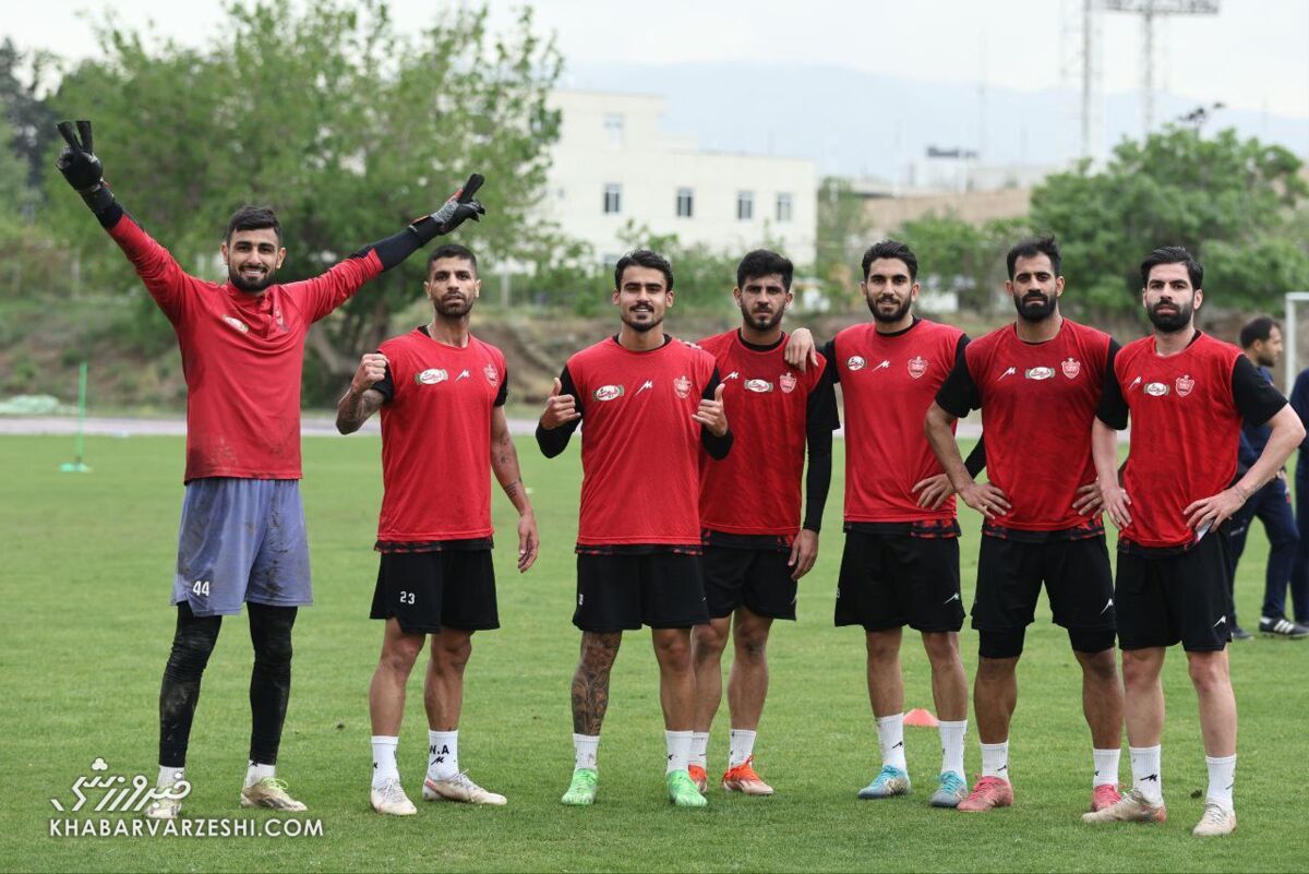 ادعای یک سپاهانی: پرسپولیس شانسی برای قهرمانی ندارد/ رقابت بین ما و تراکتور است! ادعای یک سپاهانی: پرسپولیس شانسی برای قهرمانی ندارد/ رقابت بین ما و تراکتور است!