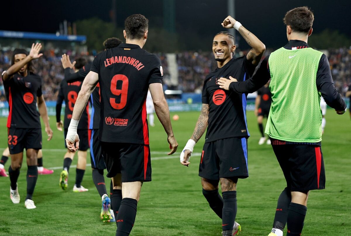 فاصله با رئال حفظ شد؛ گل به خودی پیروزی تیم فلیک را امضا کرد! فاصله با رئال حفظ شد؛ گل به خودی پیروزی تیم فلیک را امضا کرد!