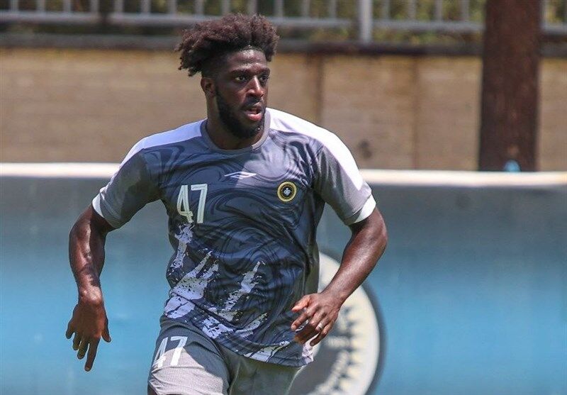 حضور بازیکن فرانسوی در تمرین سپاهان حضور بازیکن فرانسوی در تمرین سپاهان