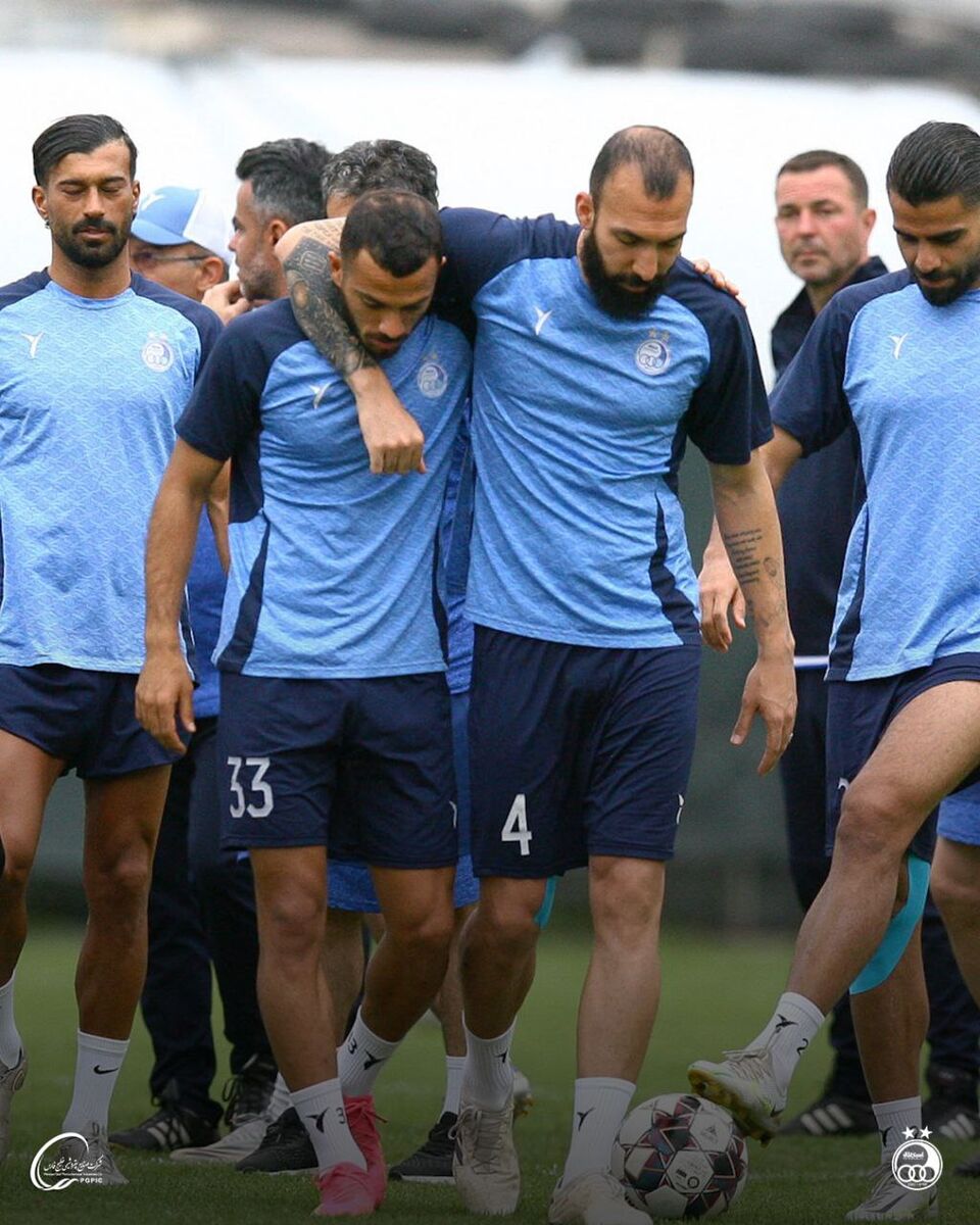 ابوالفضل جلالی با دلداری هم بازیهایش برگشت/ چپ پای استقلال سورپرایز دقیقه نودی برابر گل گهر!