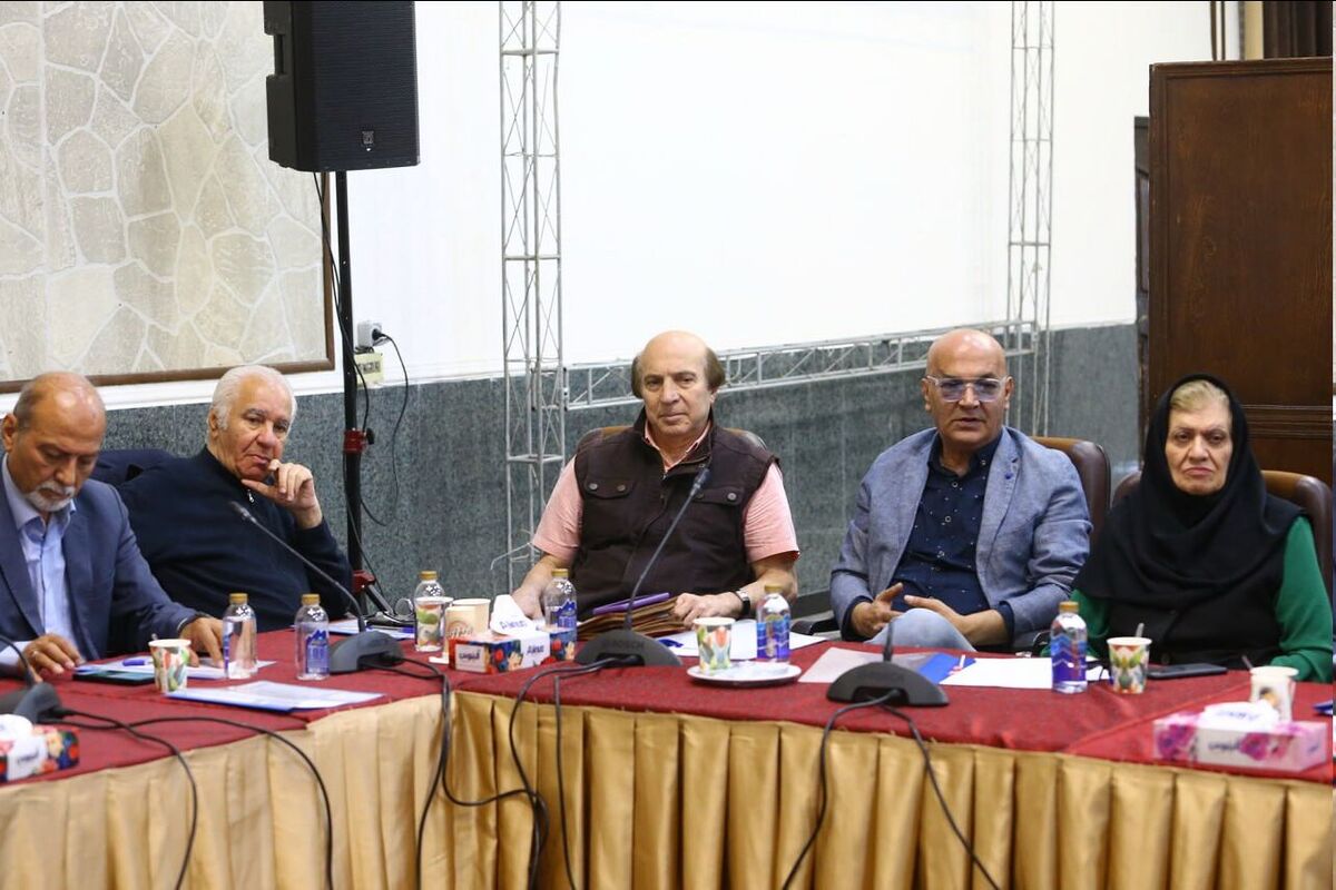 من مدیر آکادمی استقلال نیستم! قرار است به اسدی کمک کنم من مدیر آکادمی استقلال نیستم! قرار است به اسدی کمک کنم