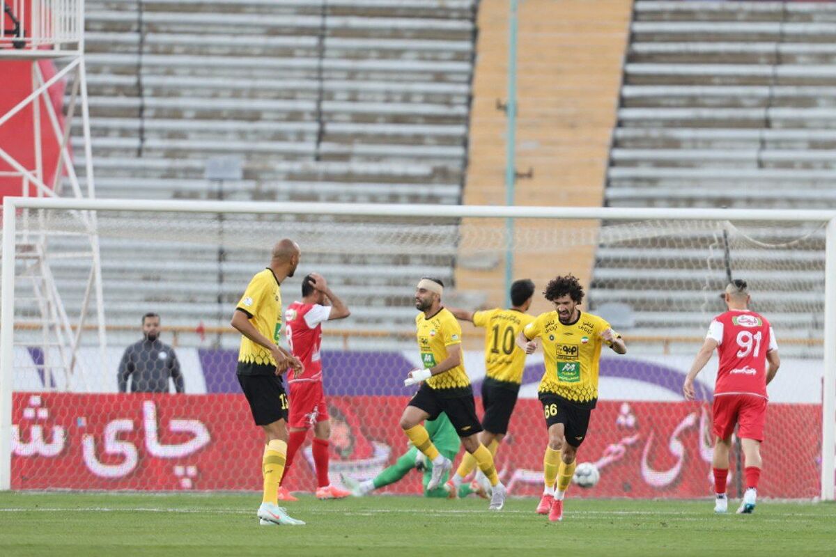 پرسپولیس صفر - سپاهان ۲/ پرسپولیس به نفع سپاهان و تراکتور کنار کشید! / پایان رویای سرخ؛ شایسته مثل سپاهان، برنده مثل اصفهان! پرسپولیس صفر - سپاهان ۲/ پرسپولیس به نفع سپاهان و تراکتور کنار کشید! / پایان رویای سرخ؛ شایسته مثل سپاهان، برنده مثل اصفهان!