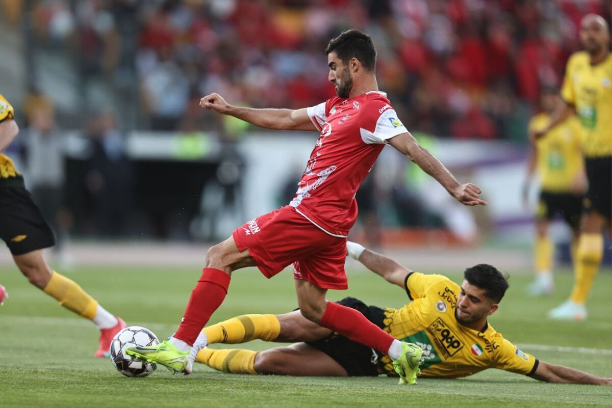 سپاهان یا پرسپولیس؛ نیم سهمیه لیگ نخبگان در تهران است یا اصفهان! سپاهان یا پرسپولیس؛ نیم سهمیه لیگ نخبگان در تهران است یا اصفهان!