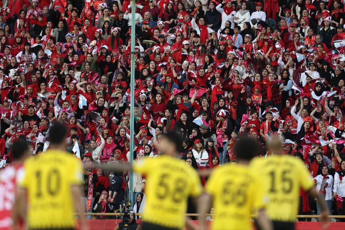 طرفداران پرسپولیس در دیدار با سپاهان