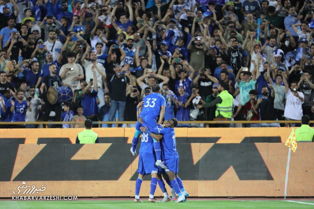 هنوز زود است استقلال را قهرمان بدانیم/ حذف سپاهان هشدار بزرگی برای مجتبی جباری بود/ خوشحالم قهر مردم با استقلال تمام شد