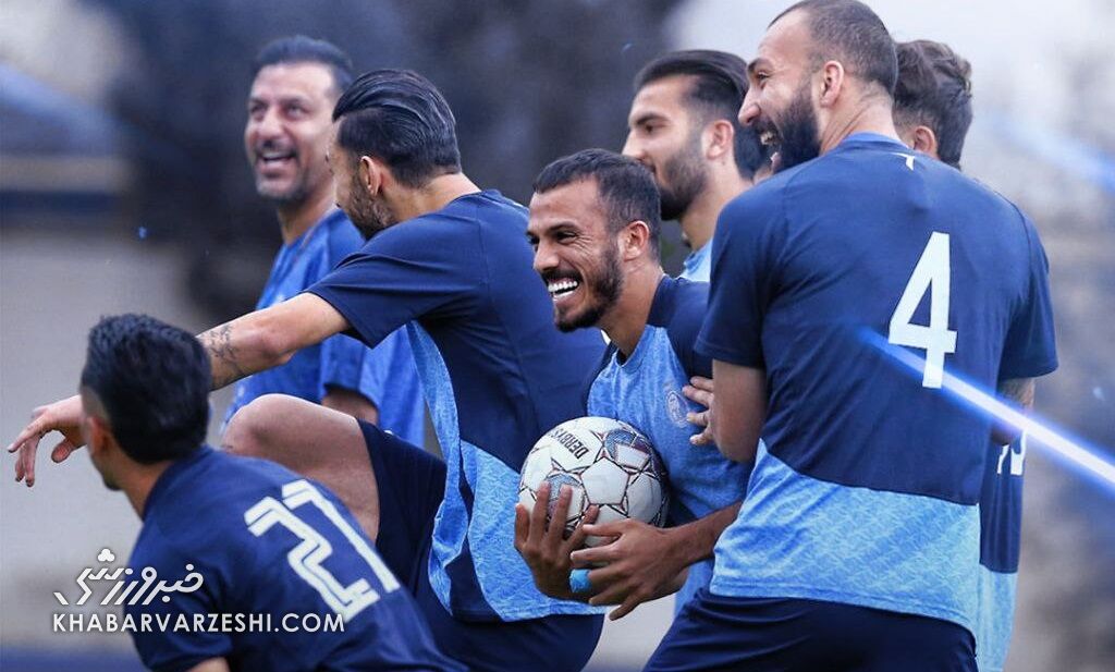 اگر آقای جویباری تحت فشار مالی است ۳۰۰میلیونش را برگردانم/ در استقلال از پول خودمان به ما پاداش دادند/ بیاطلاعی از نام ماشینهای اهدایی دو روز سوژه تیم بود!