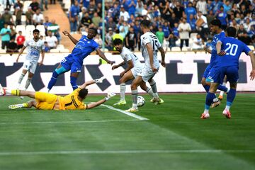 ساعت بازی استقلال و آلومینیوم اراک/ برنامه بازی‌های امروز جمعه، هفته نهم لیگ برتر