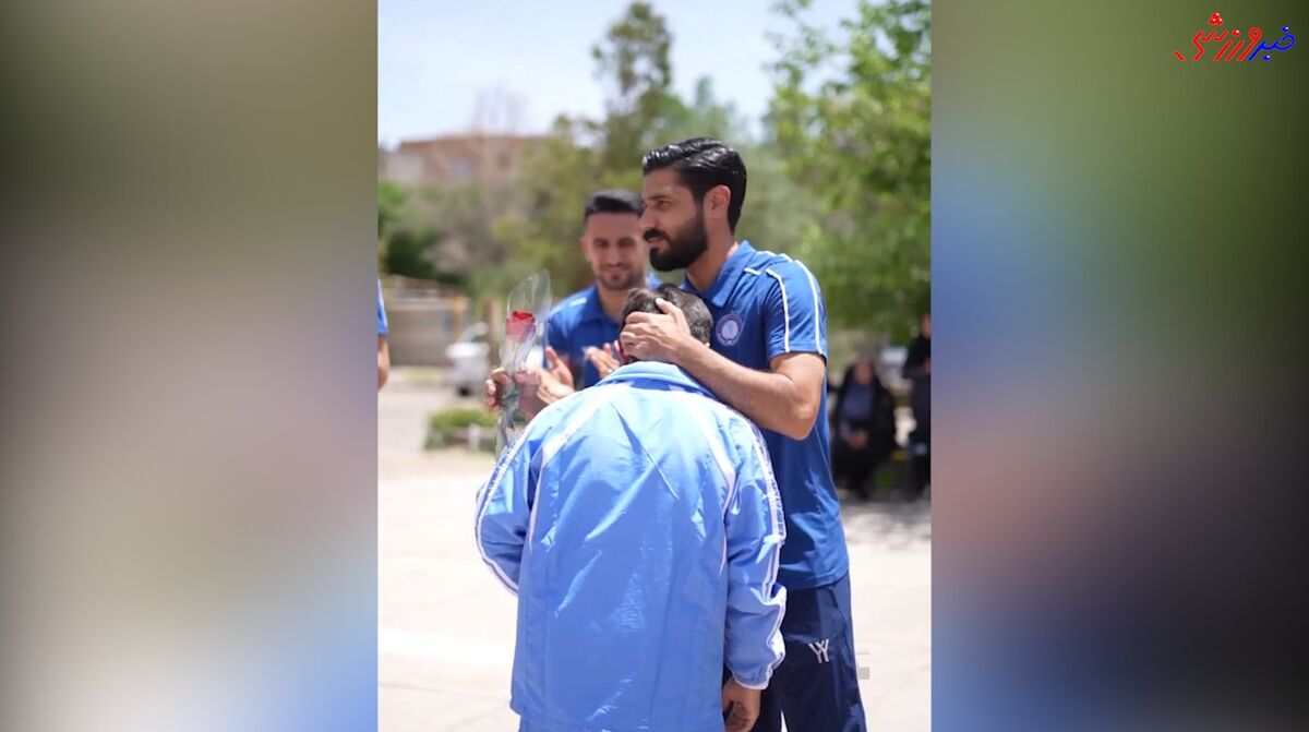 حرکت فرهنگی گل گهر در هفته معلم؛ بازیکنان به مدرسه رفتند! +فیلم