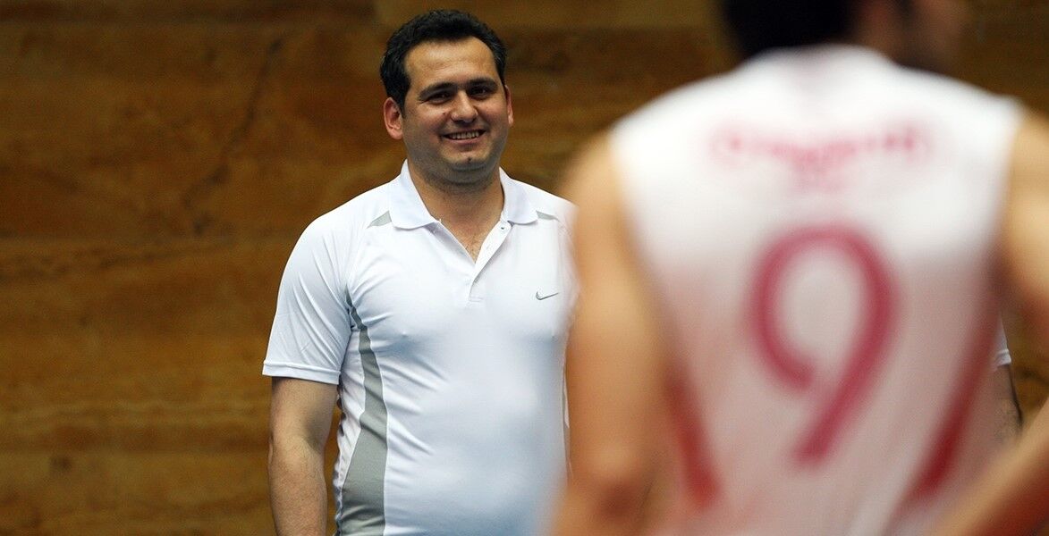 سرمربی فقید استقلالی در لباس تیم ملی + عکس سرمربی فقید استقلالی در لباس تیم ملی + عکس