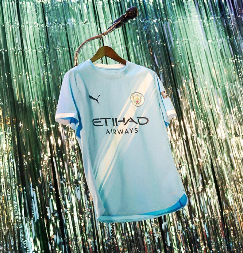 رونمایی منچستر سیتی از کیت جدید باشگاه