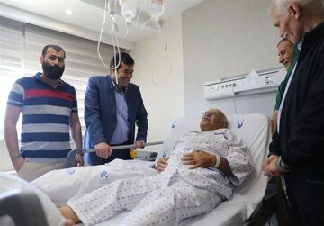 وزیر بر بالین اسطوره استقلال