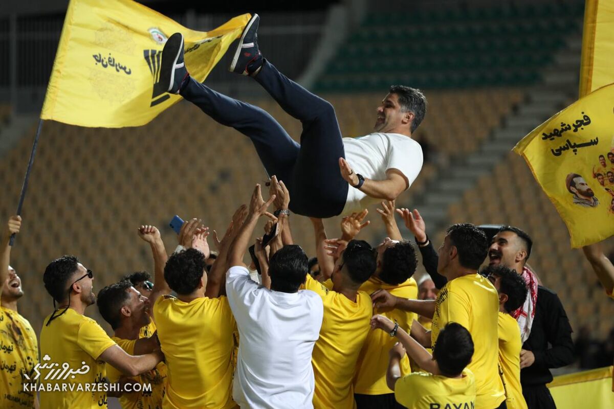 کیت جذاب فجرسپاسی رونمایی شد +عکس کیت جذاب فجرسپاسی رونمایی شد +عکس