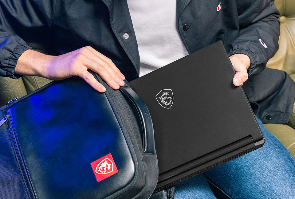 بررسی لپتاپ MSI Stealth A18 AI+ A3XWX؛ هیولایی مدرن برای حرفهایها بررسی لپتاپ MSI Stealth A18 AI+ A3XWX؛ هیولایی مدرن برای حرفهایها