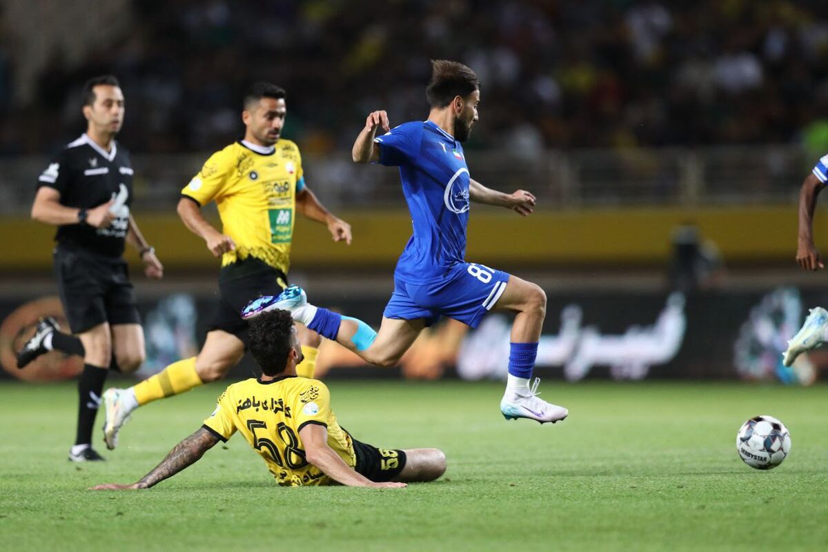 پنجمین گل جباری به پرسپولیس؛ وقتی مجتبی هیجانی تصمیم نگرفت/ شبی که دوباره شعار "مجتبای جباری سرور ..." در آزادی پیچید/ جباری حال همه آبیها را یکجا را خوب کرد