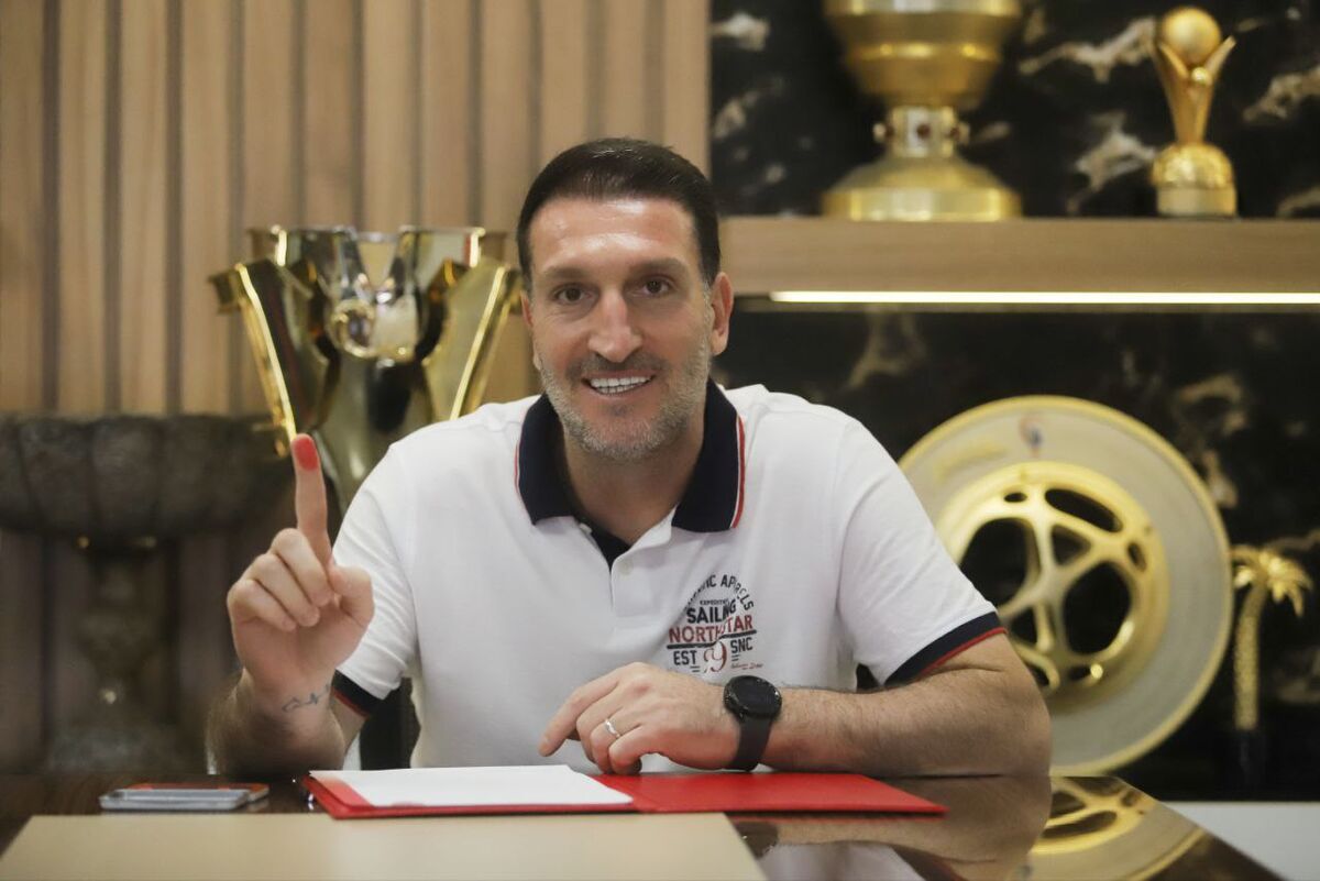 ادموند بزیک در پرسپولیس پست گرفت