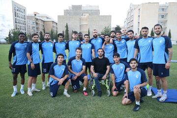 ۴ ستاره بازی استقلال را از دست دادند