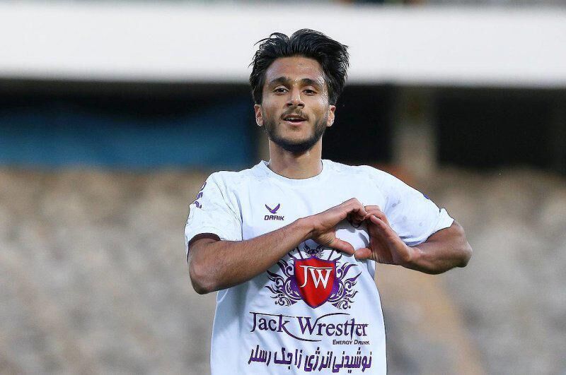 فوری؛ پدیده لیگ، عکس هایش با پیراهن استقلال را پاک کرد؛ مقصد احتمالی، پرسپولیس! فوری؛ پدیده لیگ، عکس هایش با پیراهن استقلال را پاک کرد؛ مقصد احتمالی، پرسپولیس!