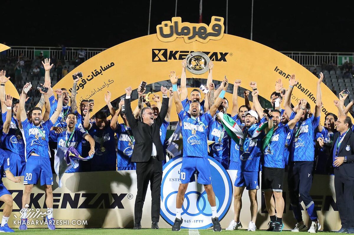 عکس یادگاری گلزنان جامجهانی با جام حذفی استقلال/ پیام ویژه ستارههای آبی برای هواداران عکس یادگاری گلزنان جامجهانی با جام حذفی استقلال/ پیام ویژه ستارههای آبی برای هواداران