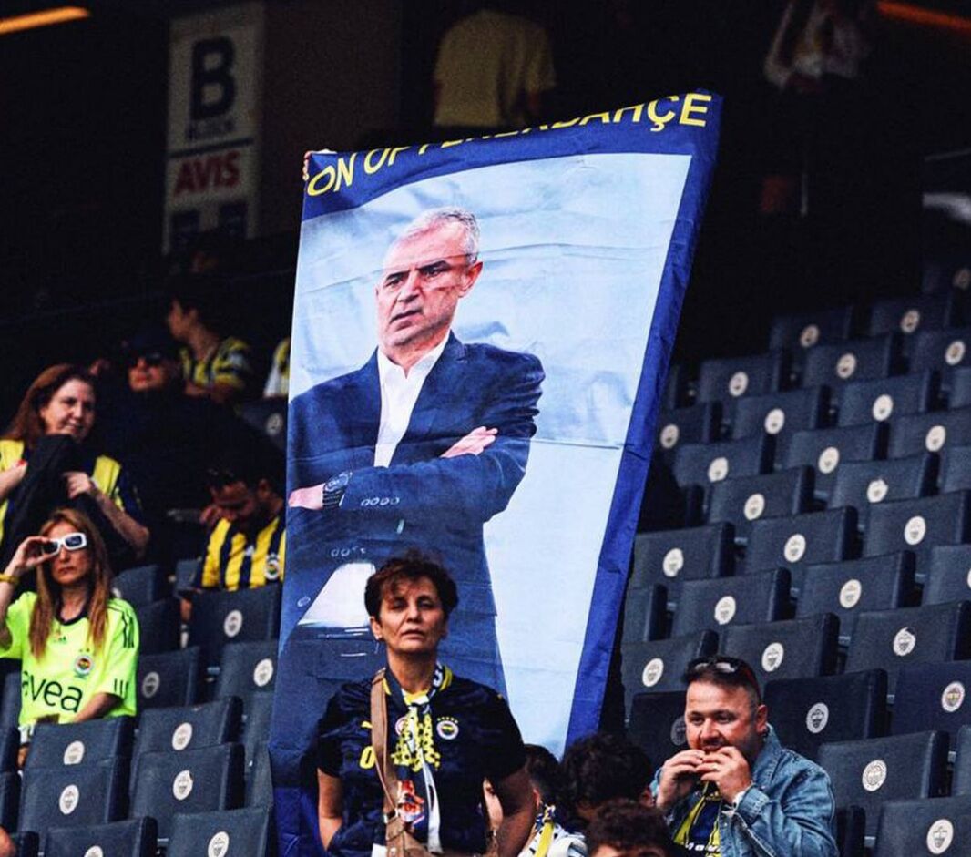 بنر اسماعیل کارتال در ترکیه جنجال به پا کرد!