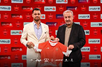 ملی پوش پرسپولیس تمدید کرد و رفت! +عکس