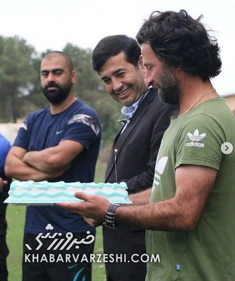 ملوان هم صاحب پیدا کرد اما فقط استقلال یتیم است/ آقای دنیا مالی! نظارت وزارت ورزش پارسال کجا بود؟/ ما هم به داوری انتقاد داریم/ قهرمانی استقلال خار چشم شده!