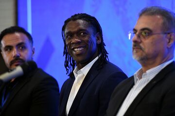 چه کسی سیدورف را برای استقلال لقمه گرفت؟