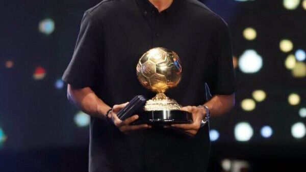 با شرکت در مراسم غیررسمی توپ طلای فوتبال برخورد می شود! / ادعای یک خبرگزاری با شرکت در مراسم غیررسمی توپ طلای فوتبال برخورد می شود! / ادعای یک خبرگزاری