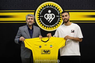 رسمی؛ عسکری راهی نقش‌جهان شد!