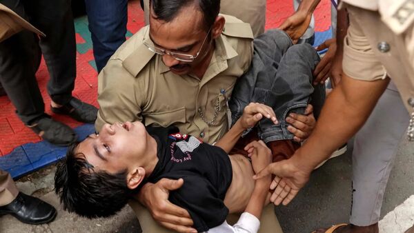 کریکت در هند حادثه آفرید؛ ۱۱ کشته و ۵۰ زخمی در جشن قهرمانی!