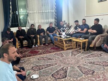 حضور بازیکن پرسپولیس در منزل الهه حسین نژاد + تصاویر