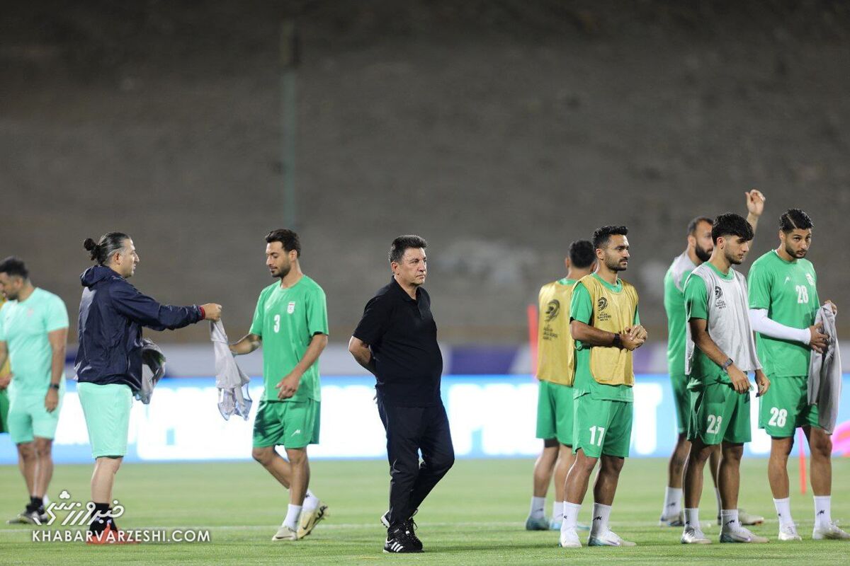 امیدوارم این جنگ تحمیلی به تیم ملی لطمه نزند/ جای تأسف دارد مدیران باشگاه تا الان سرمربی انتخاب نکردهاند