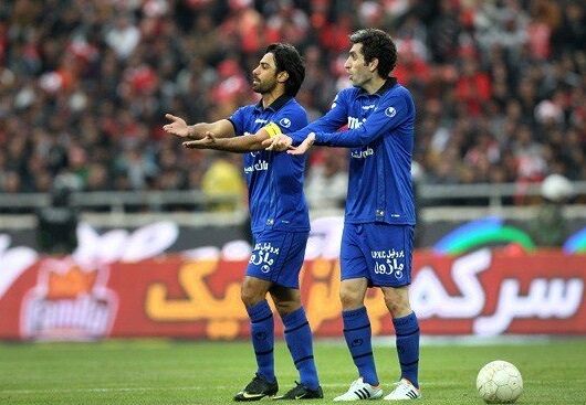 قرارداد تاریخی فرهاد مجیدی با استقلال امضا شد! قرارداد تاریخی فرهاد مجیدی با استقلال امضا شد!