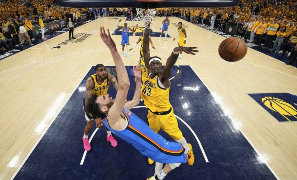 ایندیانا ۲–۱ پیش می‌افتد؛ درخشش نیمکت‌نشینان در فینال NBA / تاندر با ۱۹ اشتباه، کلید فینال را واگذار کرد!