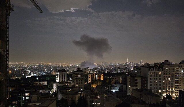 حمله اسراییل به تهران؛ ساختمان های مسکونی هدف قرار گرفت حمله اسراییل به تهران؛ ساختمان های مسکونی هدف قرار گرفت
