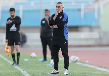 مربی استقلال: شاید برخی‌ها در حال بستن تیم خود باشند، اما من نگران اطرافیان خودم هستم