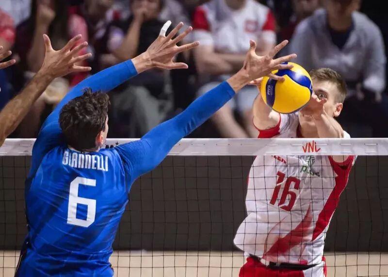 لهستان دیگر شکستناپذیر نیست! لهستان دیگر شکستناپذیر نیست!