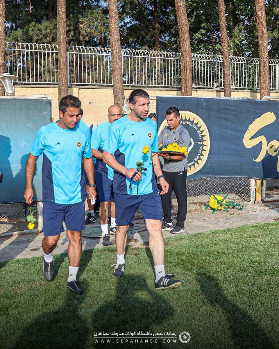 ادای احترام سپاهانیها به وطن و شهدای وطن