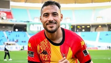یاد پرسپولیسی ها در فرانسه؛‌ بازیکن خاطی در فرودگاه پاریس دستبند خورد!